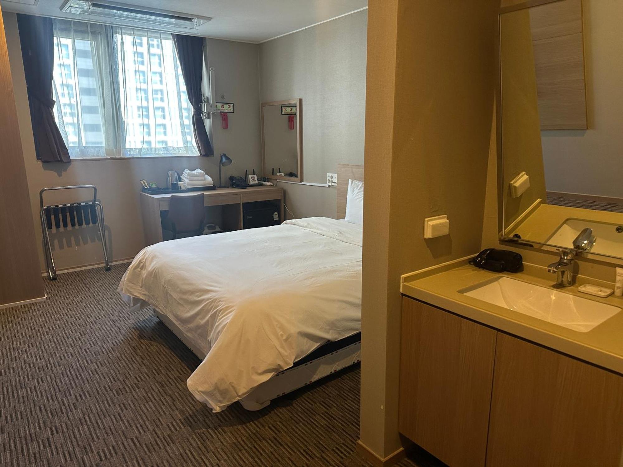 Golden Harbor Hotel 平泽市 外观 照片